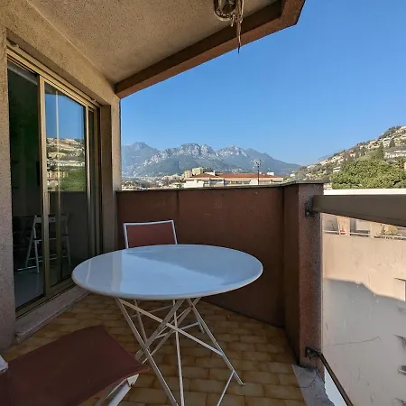 Apartment Vue Degagee, Emplacement Ideal, Climatise